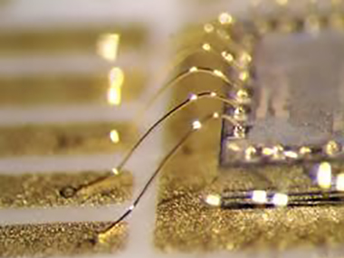 Produzione di semiconduttori e wire bonding
