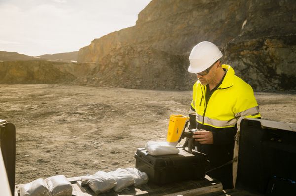 pXRF analyzer for mining and exploration