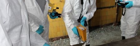 Analyseur XRF à main utilisé pour détecter la contamination radioactive à Tchernobyl