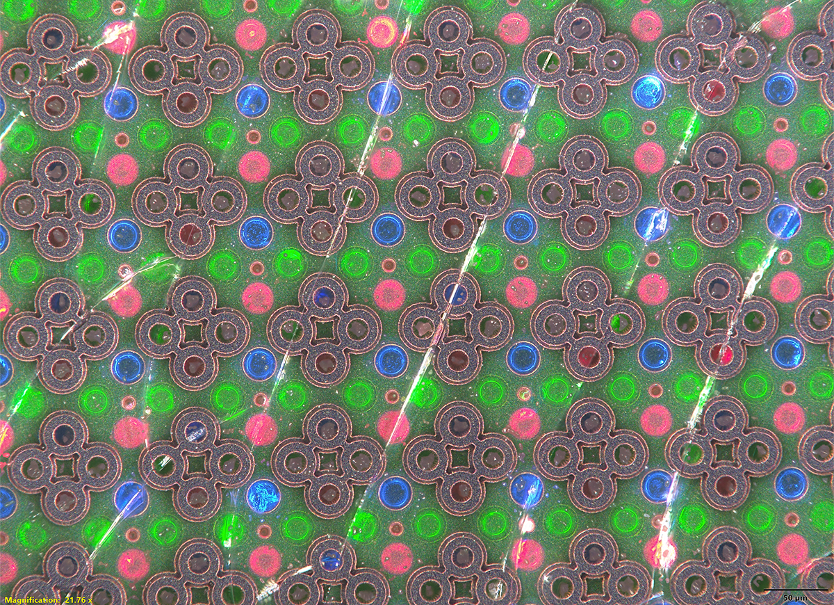 The S26 Ultra display panel from the front. Left: In shaded relief mode, the rings around each privacy pixel that prevent light from escaping sideways are visible. Right: RGB subpixels shown in MIX mode, also known as MIX illumination.