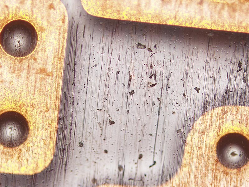 显示柔性电路板的明场显微镜观察图像