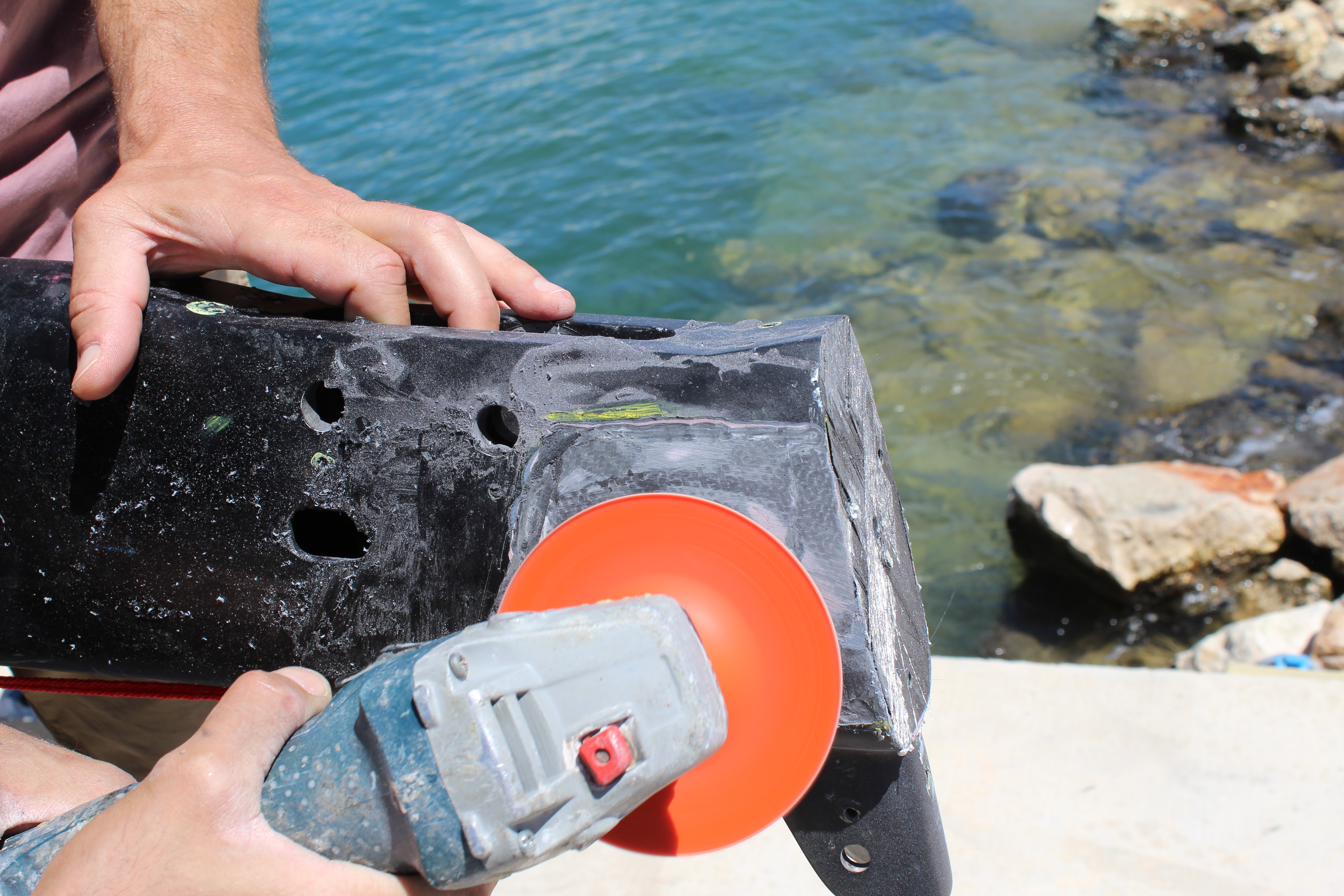 游艇桅杆的分层缺陷