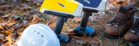 ハンドヘルド蛍光X線分析計