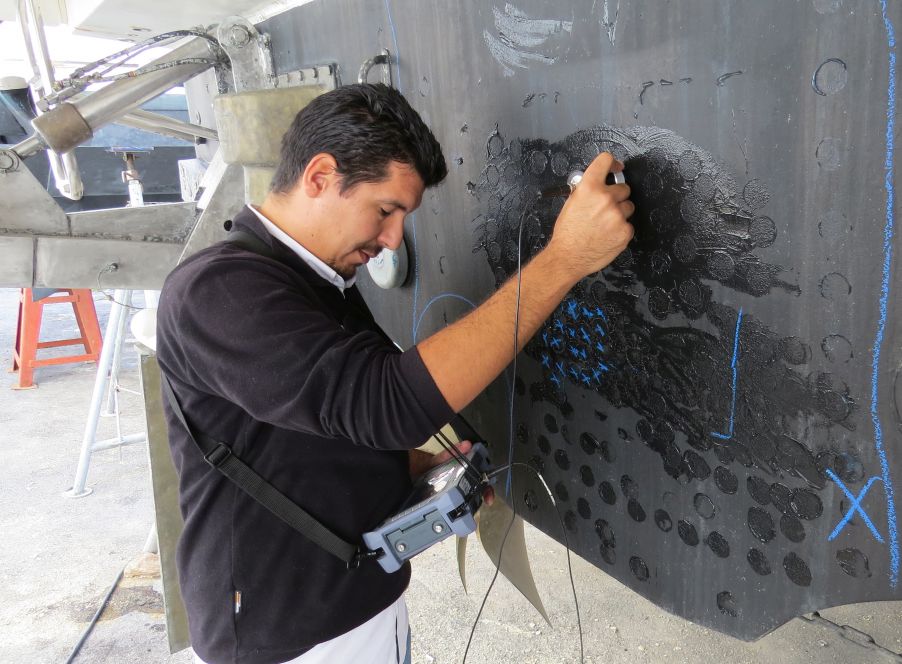 采用超声检测技术对船舶进行检测