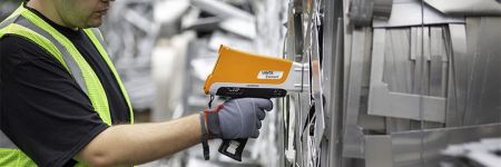 ハンドヘルド蛍光X線分析計を使用したスクラップ金属リサイクル