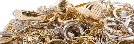 蛍光X線分析計による模造宝飾品の検出