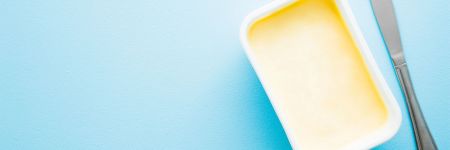 開封したマーガリンのパック