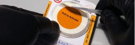 生産時の環境清浄度をモニタリングするための粒子トラップ