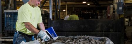 ハンドヘルドXRF分析計を使用した触媒コンバーターのリサイクル