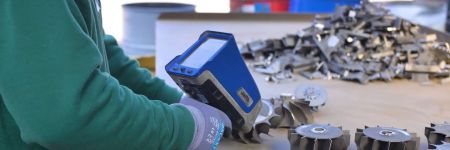 XRF分析計を使用した超合金の高速選別